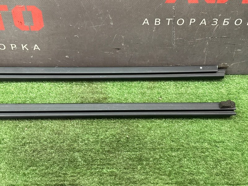 Уплотнитель стекла(бархотка) внутренний Nissan Murano 2008 Z51
