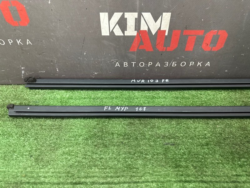 Уплотнитель стекла(бархотка) внутренний Nissan Murano 2008 Z51