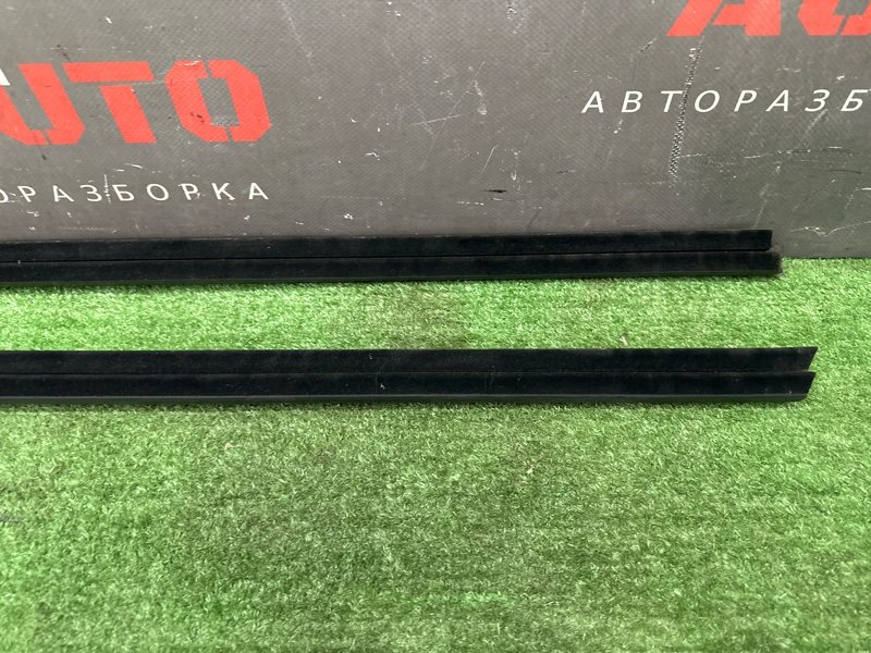 Уплотнитель стекла(бархотка) внутренний Nissan Murano 2008 Z51