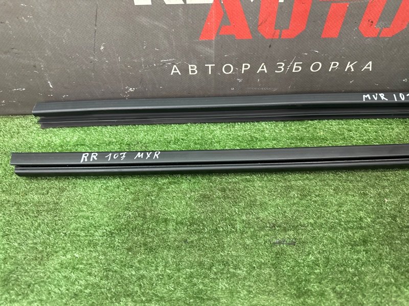 Уплотнитель стекла(бархотка) внутренний Nissan Murano 2008 Z51