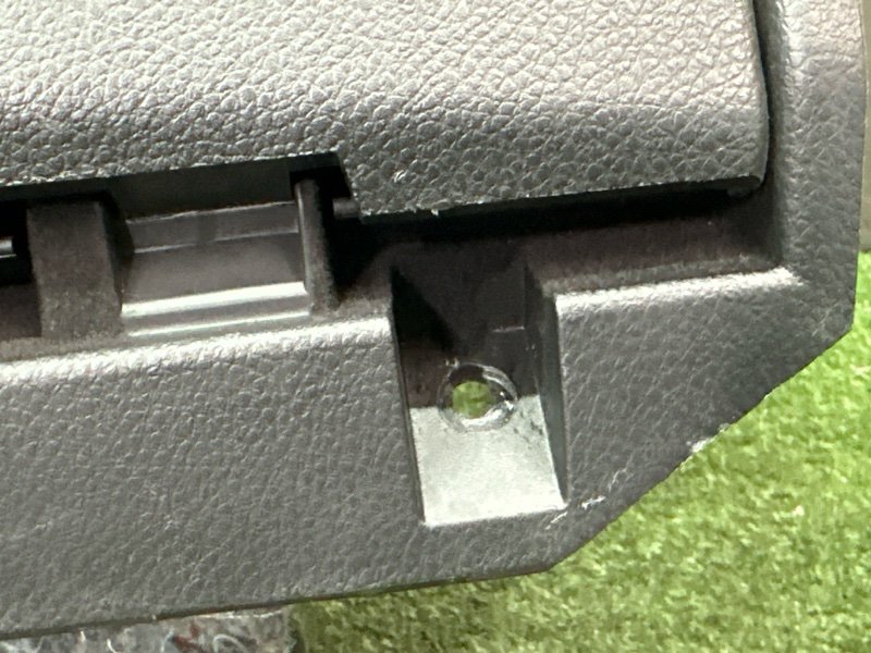 Бардачок нижний Nissan Murano 2008 Z51