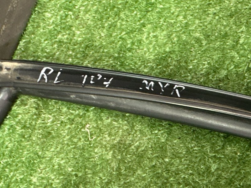 Уплотнитель стекла направляющий Nissan Murano 2008 Z51