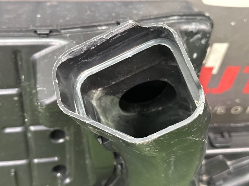 Воздухозаборник Nissan Murano 2008 Z51