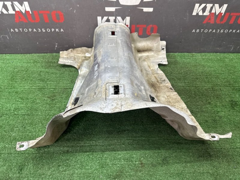 Тепловой экран бака Nissan Murano 2008 Z51