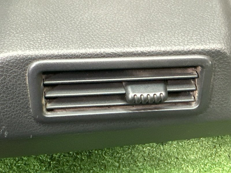 Накладка центральной стойки нижняя Nissan Murano 2008 Z51