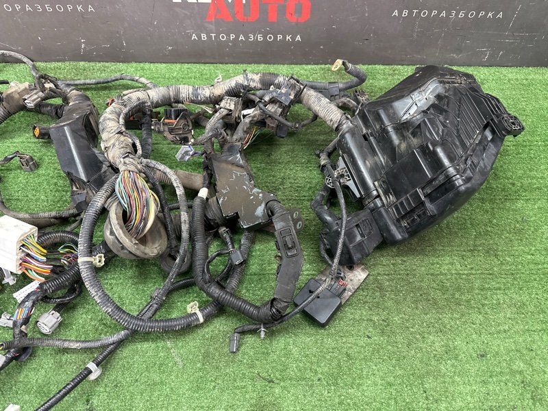 Проводка моторного отсека с блоком предохранителей Nissan Murano 2008 Z51