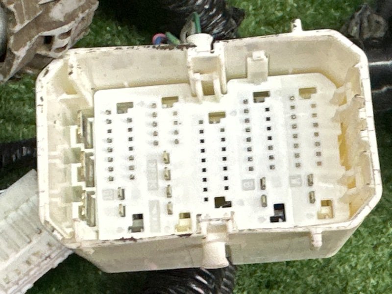 Проводка моторного отсека с блоком предохранителей Nissan Murano 2008 Z51