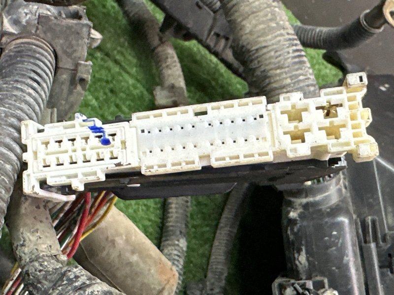 Проводка моторного отсека с блоком предохранителей Nissan Murano 2008 Z51