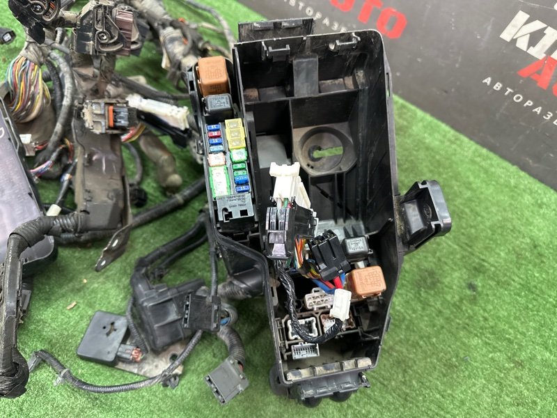 Проводка моторного отсека с блоком предохранителей Nissan Murano 2008 Z51