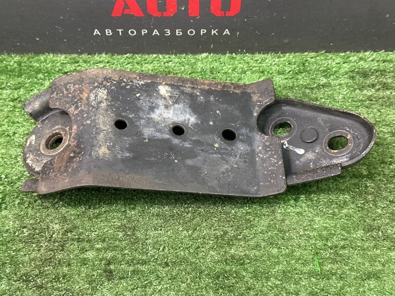 Кронштейн переднего подрамника Nissan Murano 2008 Z51