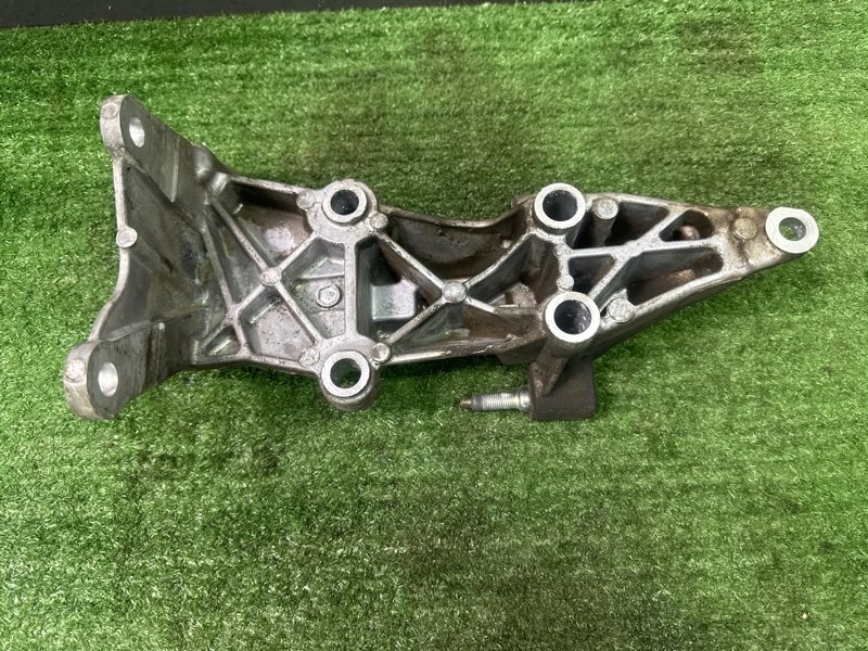 Кронштейн опоры двигателя Nissan Murano 2008 Z51