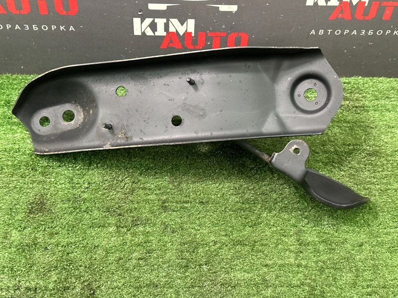 Кронштейн задней балки Nissan Murano 2008 Z51