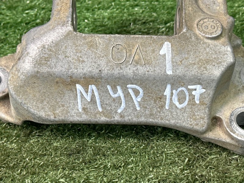 Кронштейн опоры двигателя Nissan Murano 2008 Z51