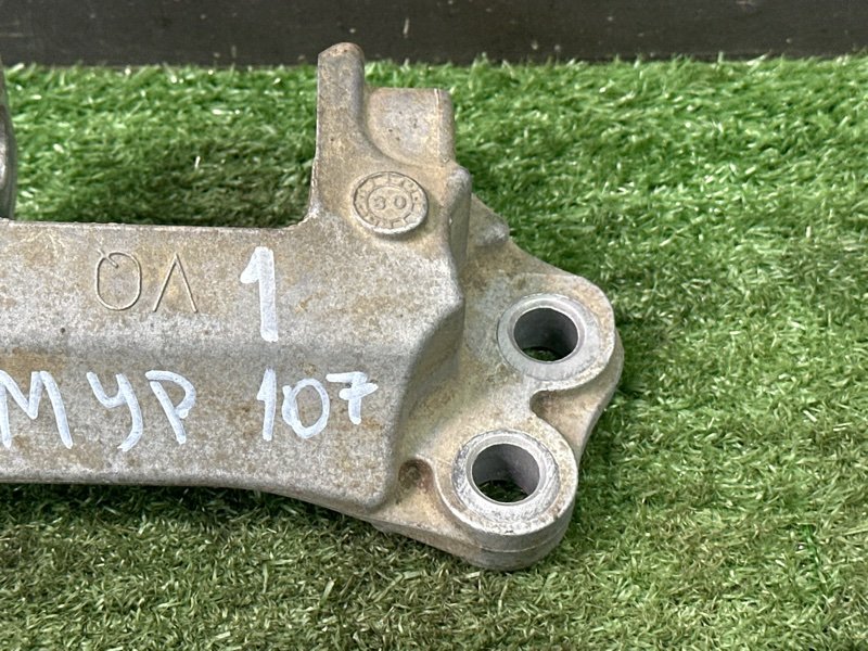 Кронштейн опоры двигателя Nissan Murano 2008 Z51