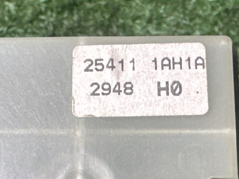 Кнопка стеклоподъемника Nissan Murano 2008 Z51