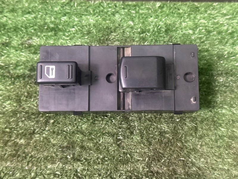 Кнопка стеклоподъемника Nissan Murano 2008 Z51