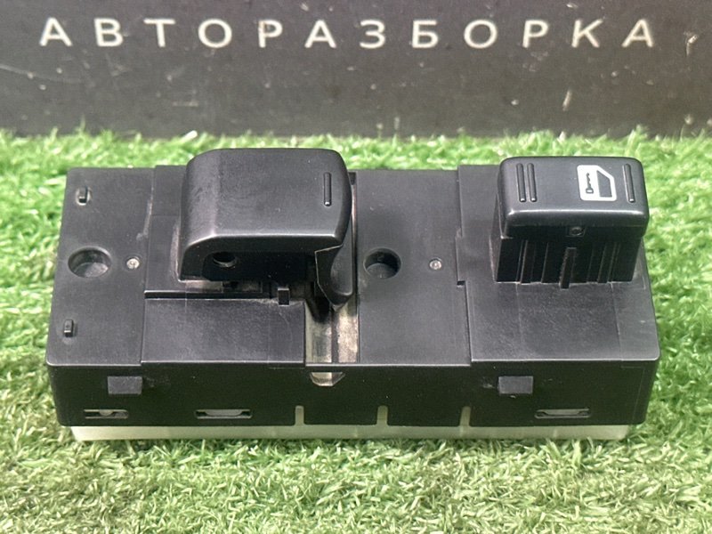 Кнопка стеклоподъемника Nissan Murano 2008 Z51