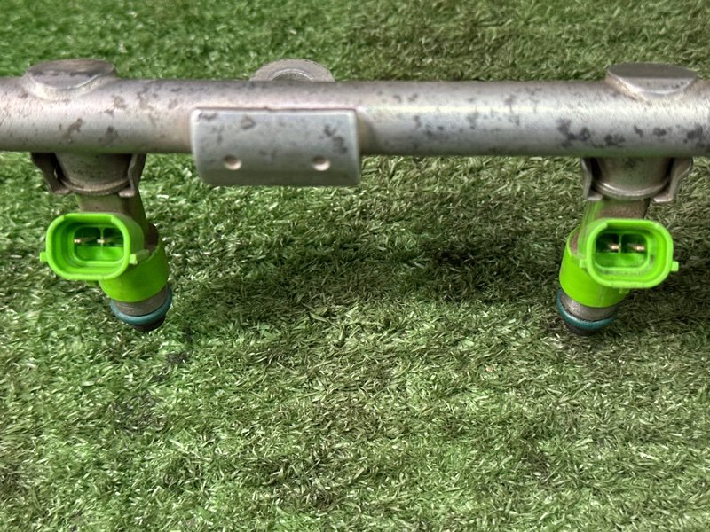 Топливная рейка с форсунками Nissan Murano 2008 Z51