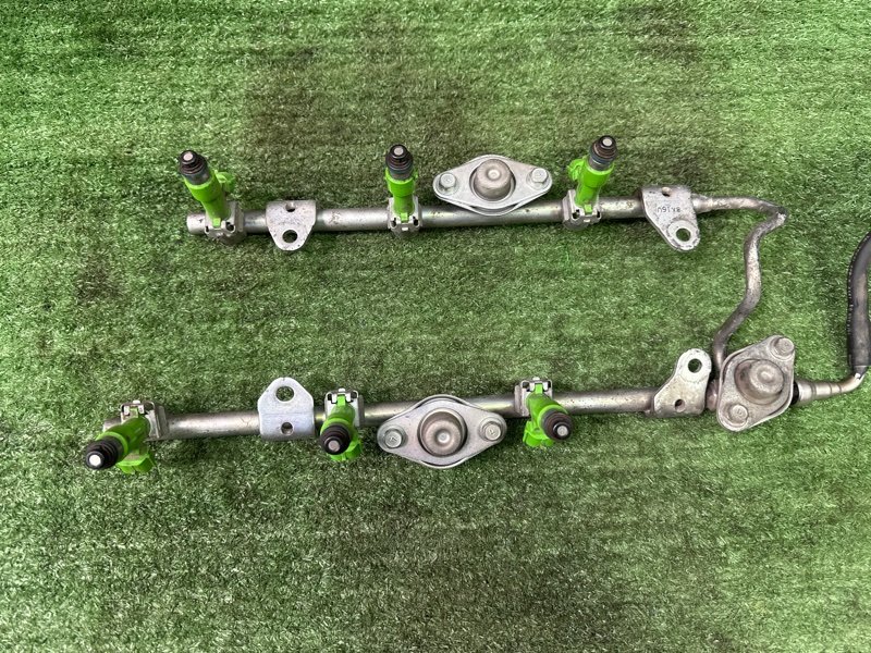 Топливная рейка с форсунками Nissan Murano 2008 Z51