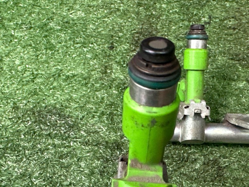 Топливная рейка с форсунками Nissan Murano 2008 Z51