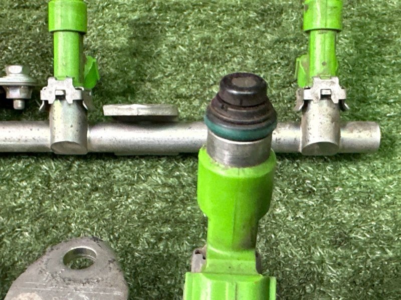 Топливная рейка с форсунками Nissan Murano 2008 Z51