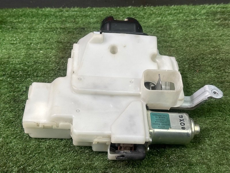 Замок крышки багажника Nissan Murano 2008 Z51