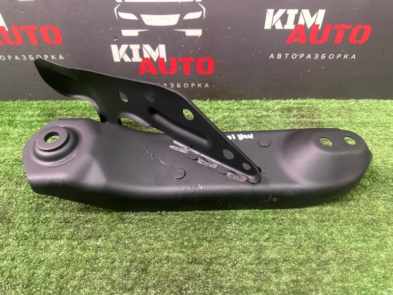 Кронштейн задней балки Nissan Murano 2008 Z51