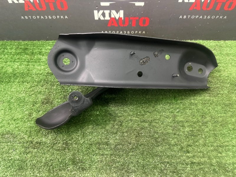 Кронштейн задней балки Nissan Murano 2008 Z51