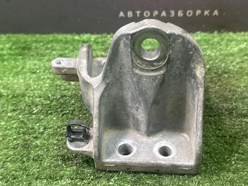 Кронштейн опоры двигателя Nissan Murano 2008 Z51