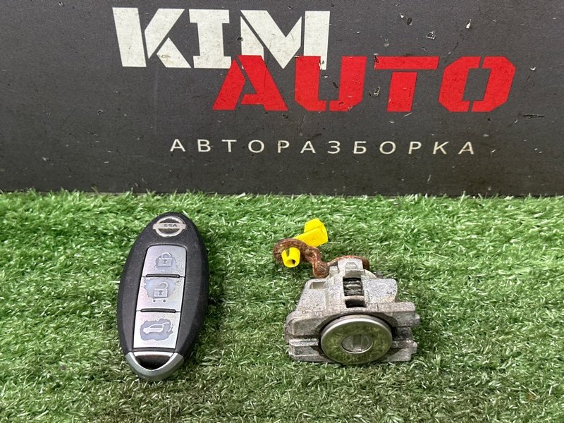 Смарт ключ с личинкой двери Nissan Murano 2008 Z51