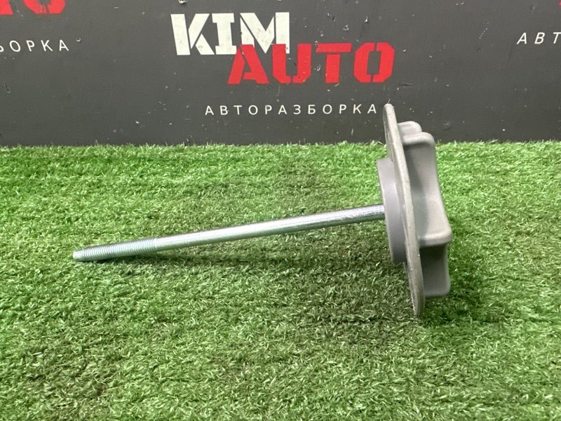 Болт крепления запасного колеса Nissan Murano 2008 Z51