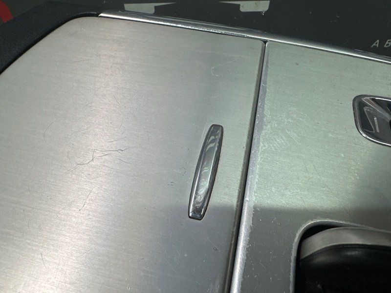 Накладка центральной консоли с подстаканниками Nissan Murano 2008 Z51