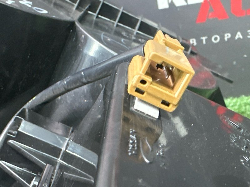 Накладка центральной консоли с подстаканниками Nissan Murano 2008 Z51