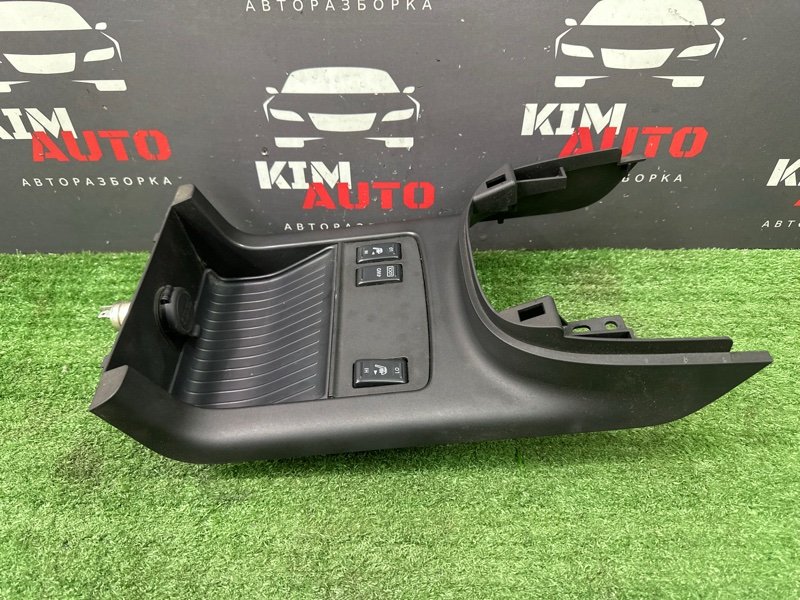 Накладка центральной консоли Nissan Murano 2008 Z51