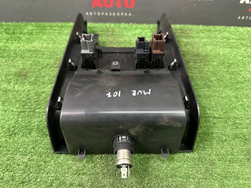 Накладка центральной консоли Nissan Murano 2008 Z51