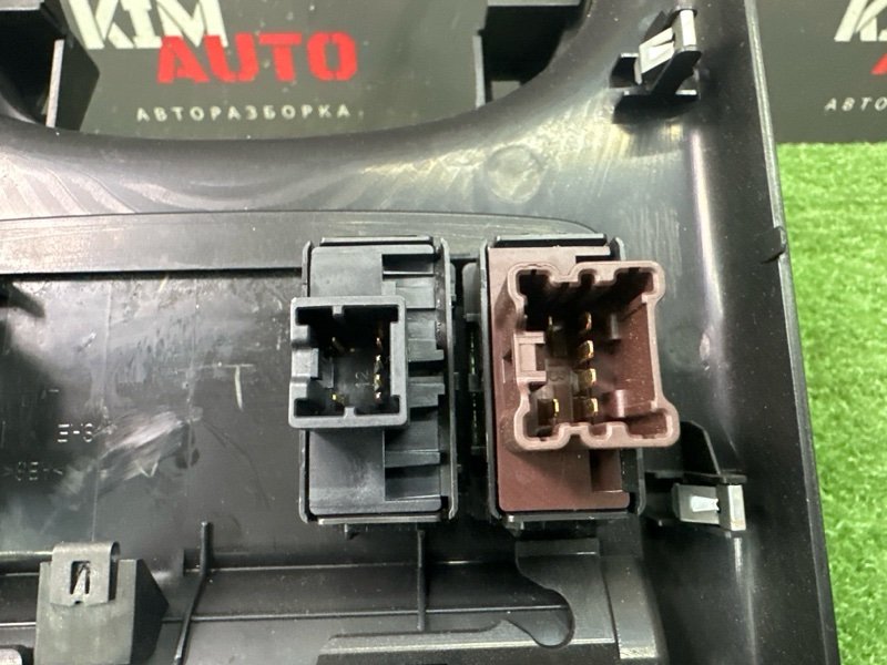 Накладка центральной консоли Nissan Murano 2008 Z51