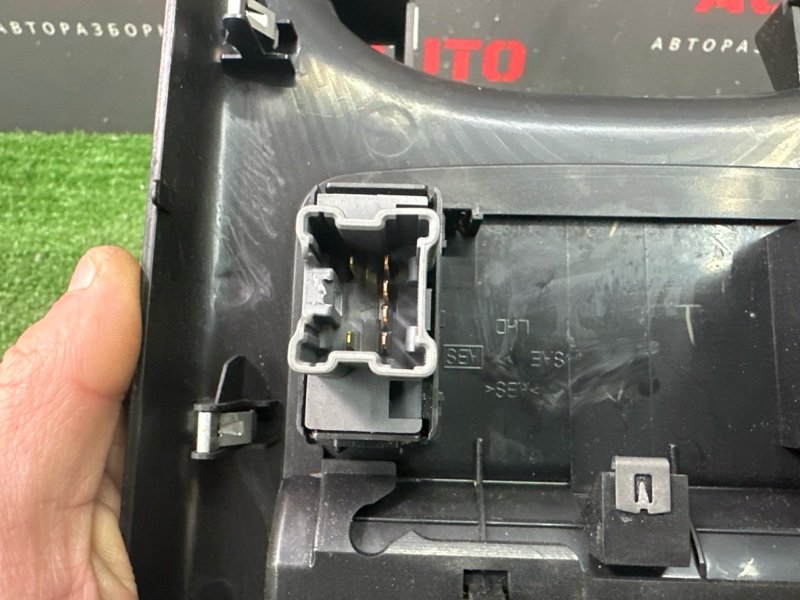 Накладка центральной консоли Nissan Murano 2008 Z51