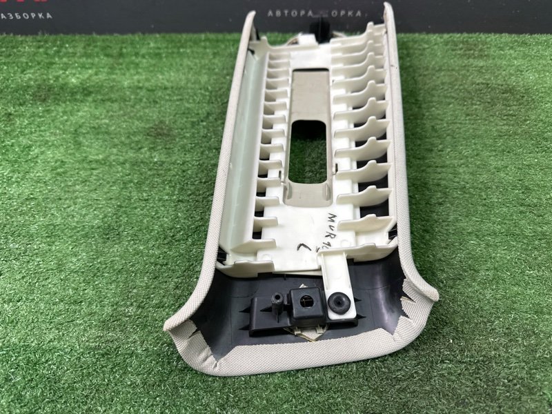 Накладка центральной стойки верхняя Nissan Murano 2008 Z51