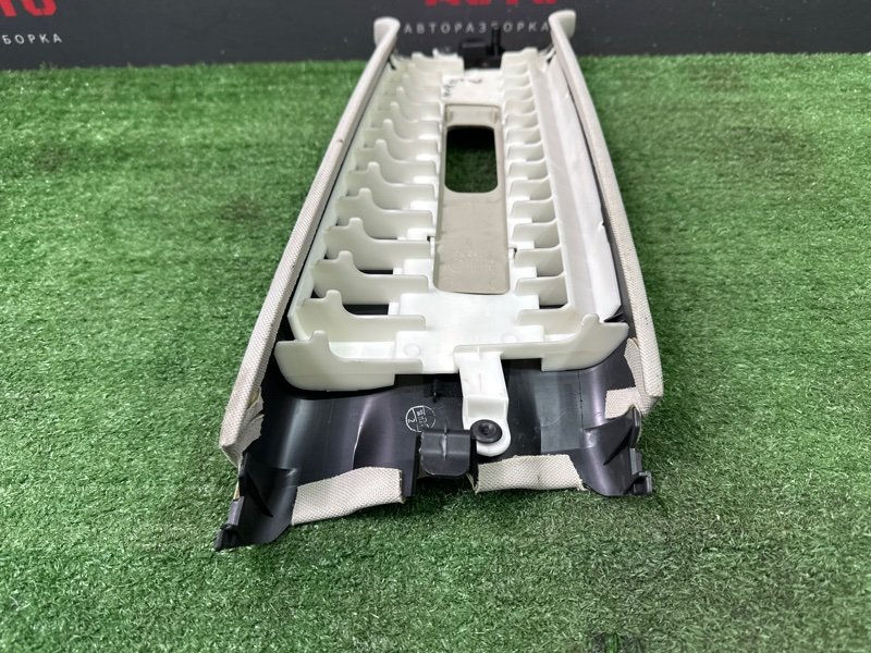 Накладка центральной стойки верхняя Nissan Murano 2008 Z51