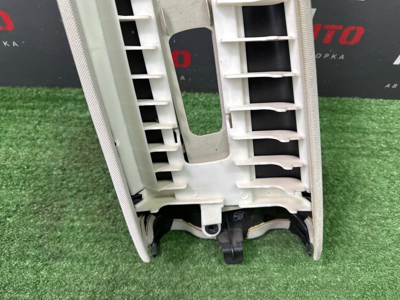 Накладка центральной стойки верхняя Nissan Murano 2008 Z51