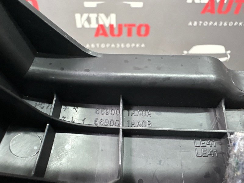 Накладка стойки кузова Nissan Murano 2008 Z51