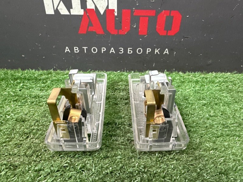 Плафон подсветки багажника Nissan Murano 2008 Z51