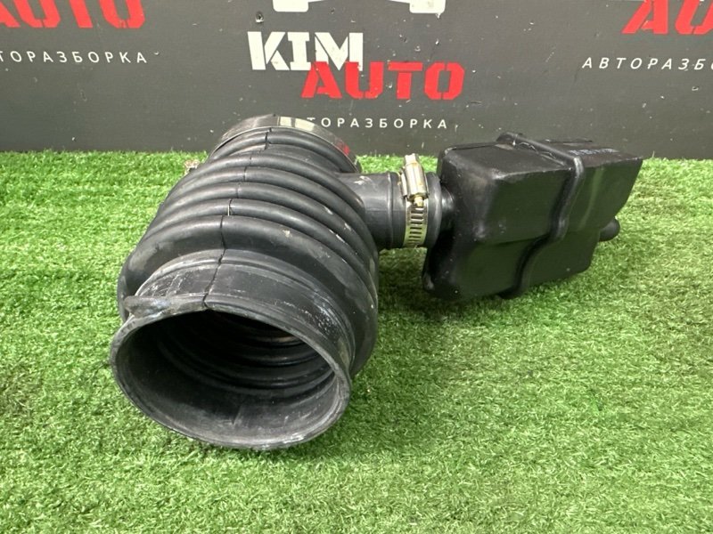 Патрубок воздушного фильтра с резонатором Nissan Murano 2008 Z51