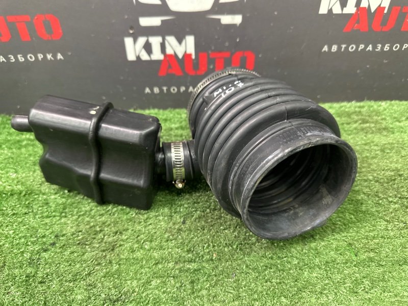 Патрубок воздушного фильтра с резонатором Nissan Murano 2008 Z51