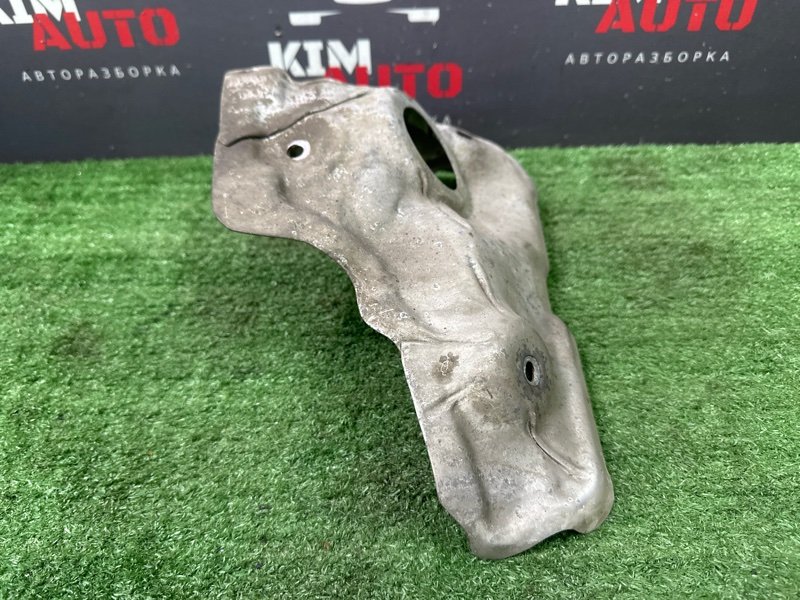 Тепловой экран выпускного коллектора Nissan Murano 2008 Z51