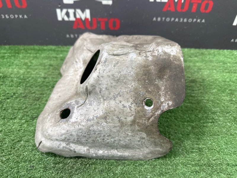 Тепловой экран выпускного коллектора Nissan Murano 2008 Z51