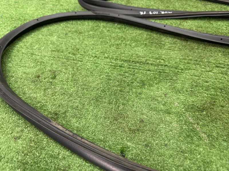 Уплотнитель двери Nissan Murano 2008 Z51