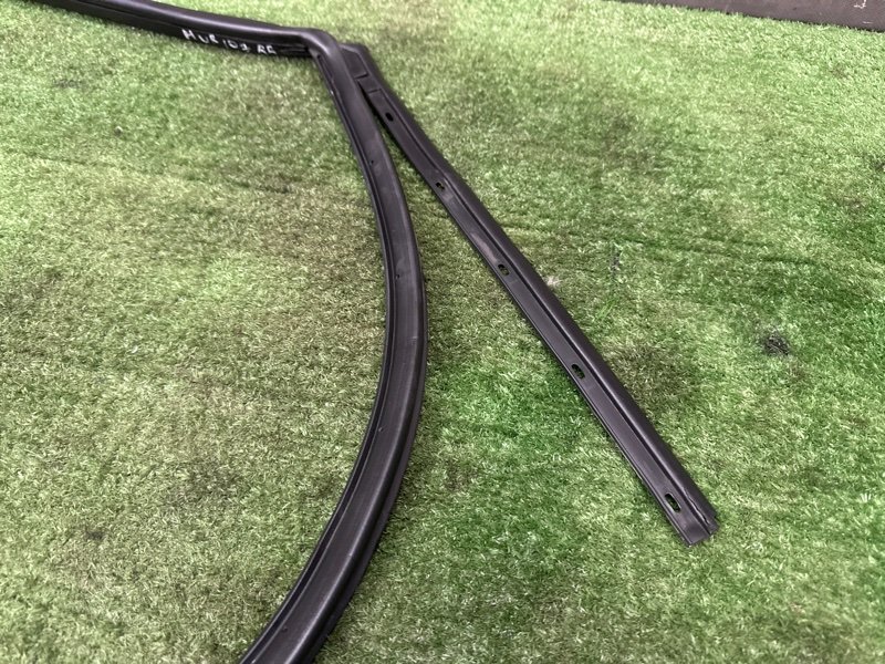 Уплотнитель двери Nissan Murano 2008 Z51