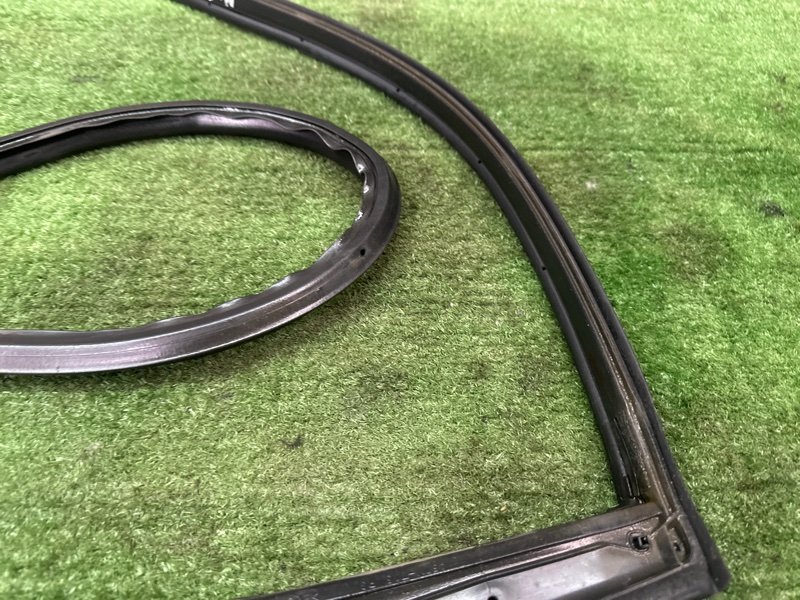 Уплотнитель двери Nissan Murano 2008 Z51