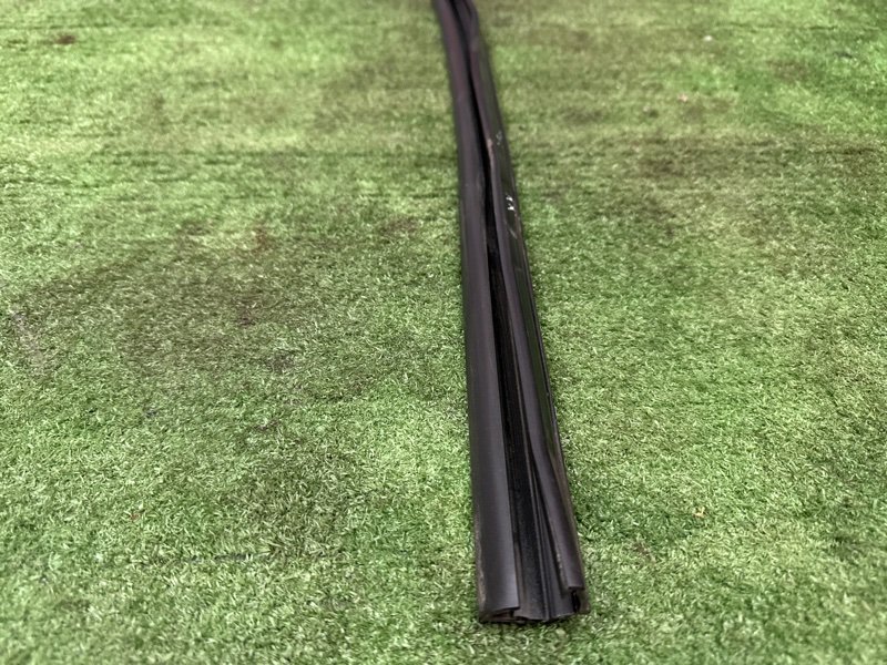 Уплотнитель стекла направляющий Nissan Murano 2008 Z51